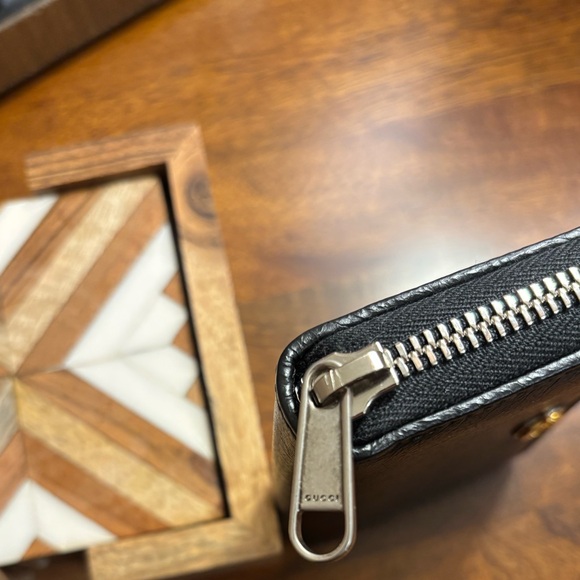 Gucci black leather zip around wallet new - Picture 5 of 8